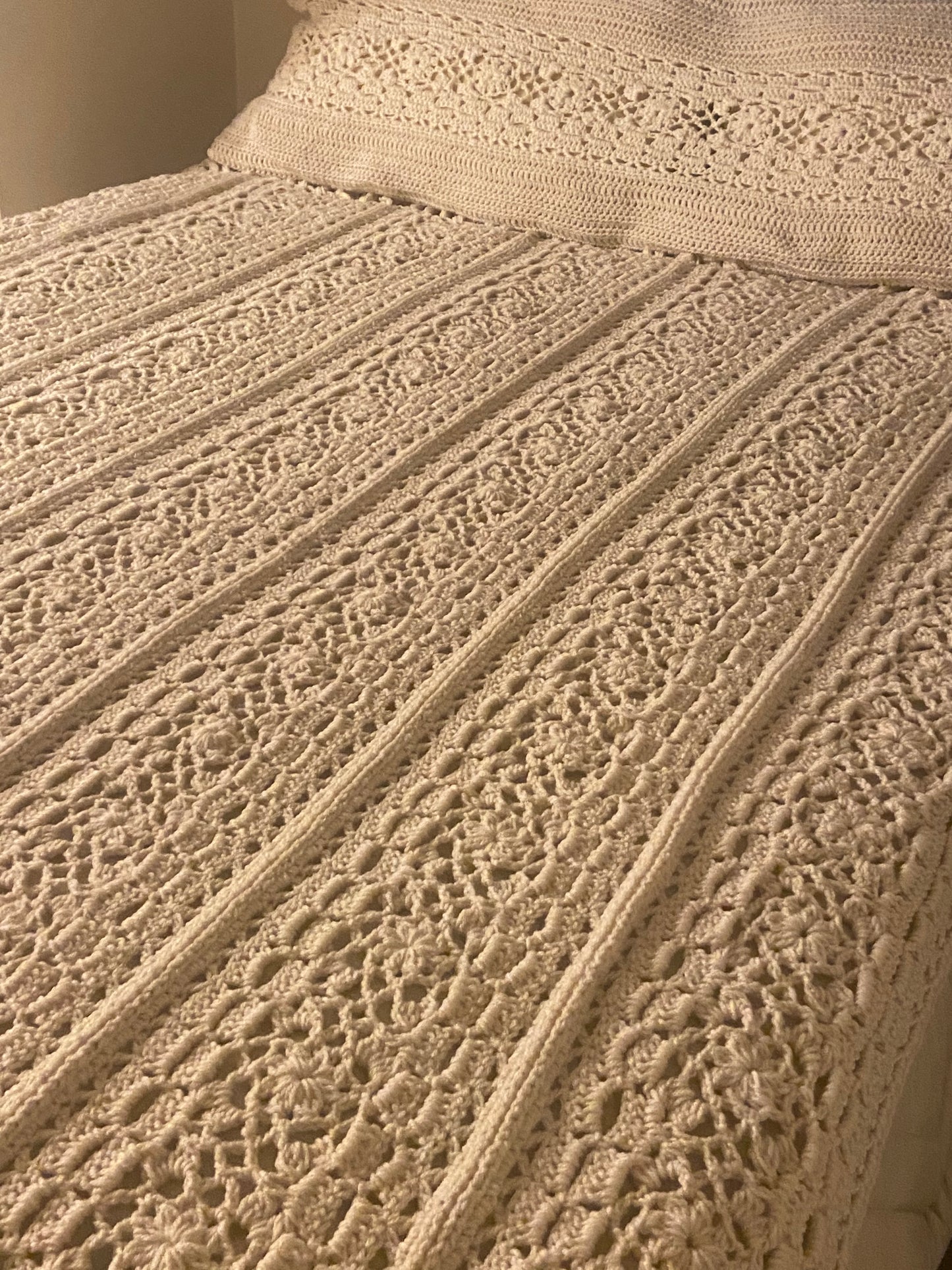 Irish Lace Blanket with Pillow Cover